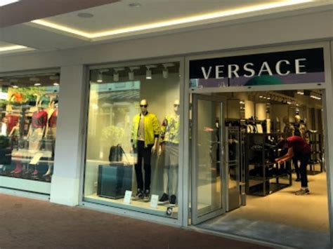 Versace, clothing store, Roermond, Stadsweide, 142 .